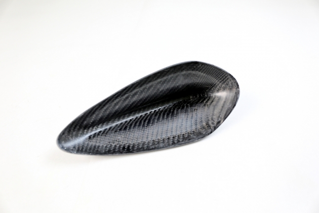 G30 shark fin cover, carbon 1