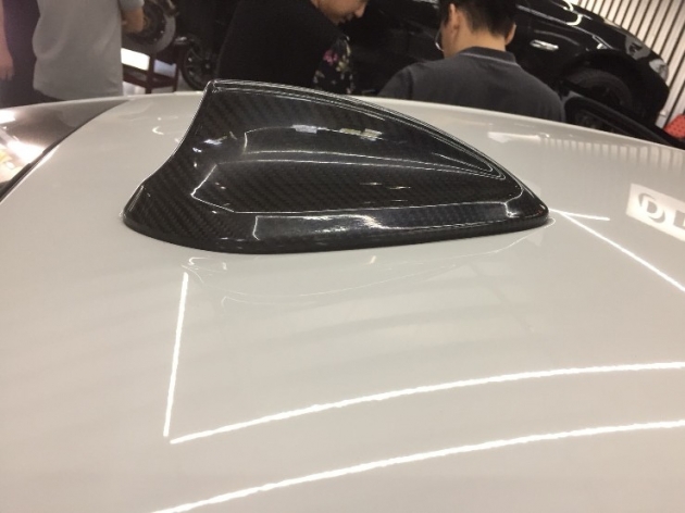 G30 shark fin cover, carbon 3