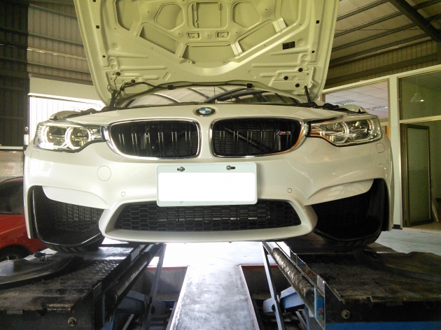 F80 M3 performance front splitter, carbon  (by vacuum) 2